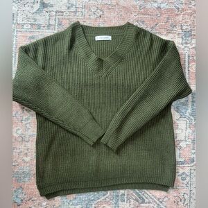 Jon & Anna Forest Green V-Neck Sweater size small excellent condition